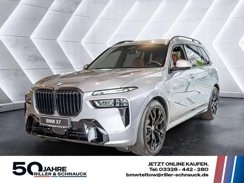 Neu BMW X7 M Sport 352 PS (258 kW) 2026 Grau SUV