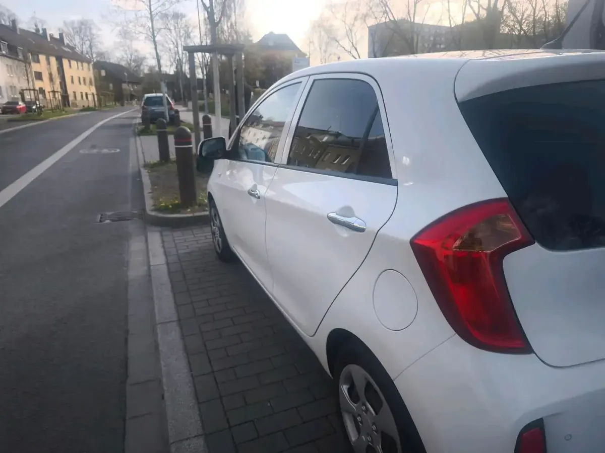 Gebraucht Kia Picanto 70 PS (51 kW) 2015 Weiß Kleinwagen