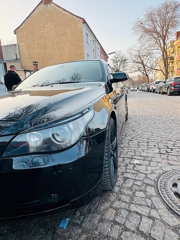 Second-hand BMW 523 2006 Negru Berlinǎ