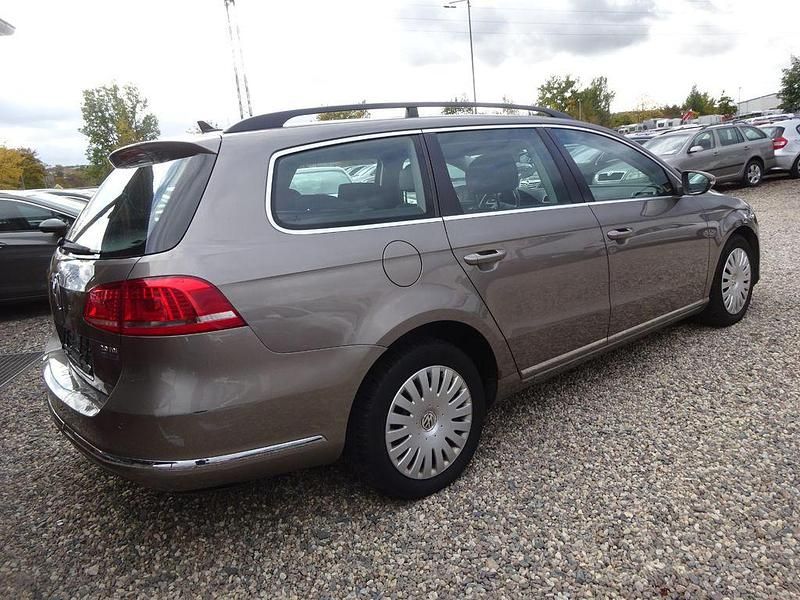 Gebraucht VW Passat Comfortline 140 PS (102 kW) 2011 Braun Kombi