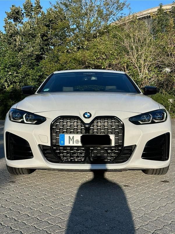 Weiß Gebraucht 2022 BMW 430 M Sport Coupé | 40.500 € (Fairer Preis) - Bild 1/4