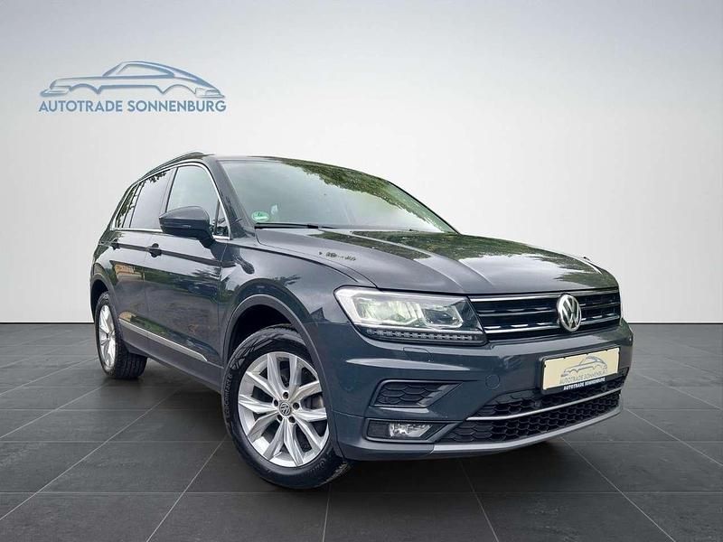 Grau Gebraucht 2020 VW Tiguan Highline SUV | 21.990 € (Superpreis) - Bild 1/4