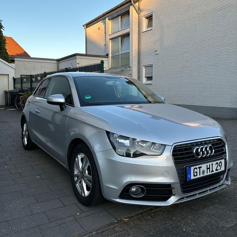 Silber Gebraucht 2013 Audi A1 Kleinwagen | 5.690 € (Fairer Preis) - Bild 1/4
