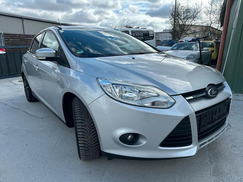 Second-hand Ford Focus 100 CP (73 kW) 2012 Argintiu Berlinǎ