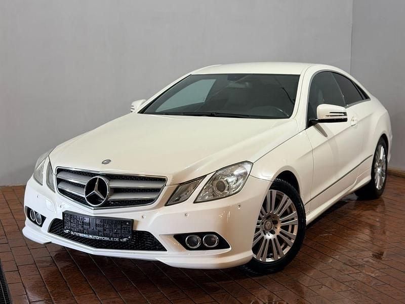 Gebraucht Mercedes E250 AMG line 204 PS (150 kW) 2010 Weiß Coupé