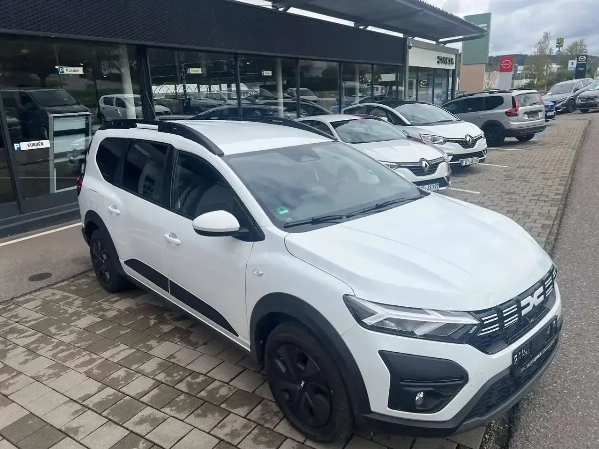 Gebraucht Dacia Jogger Expression 101 PS (74 kW) 2024 Arktis weiß (weiß) Van / Kleinbus