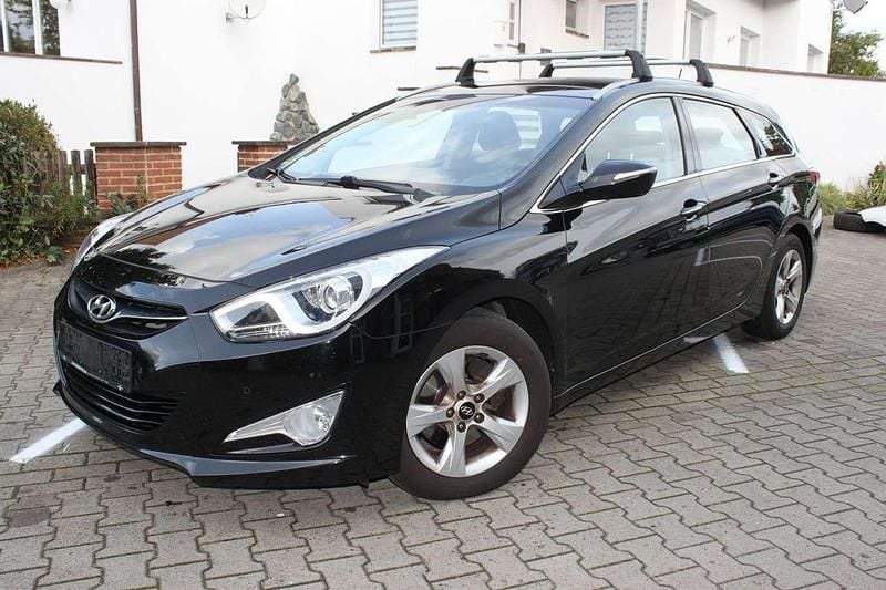 Schwarz Gebraucht 2015 Hyundai i40 Kombi | 8.450 € (Guter Preis) - Bild 1/3