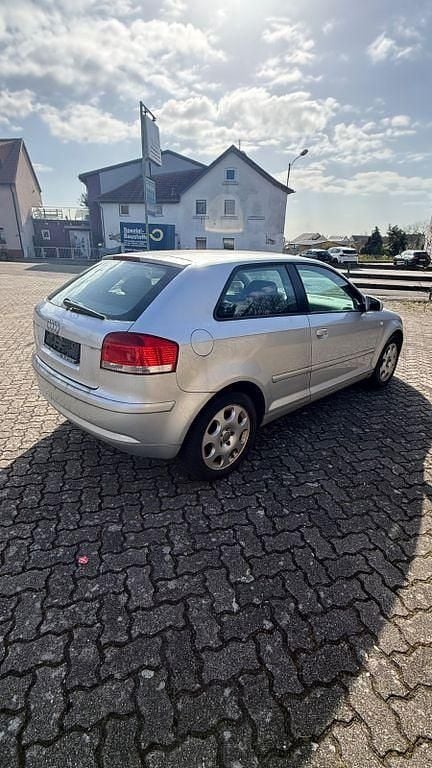 Gebraucht Audi A3 Ambiente 105 PS (77 kW) 2004 Silber Kleinwagen