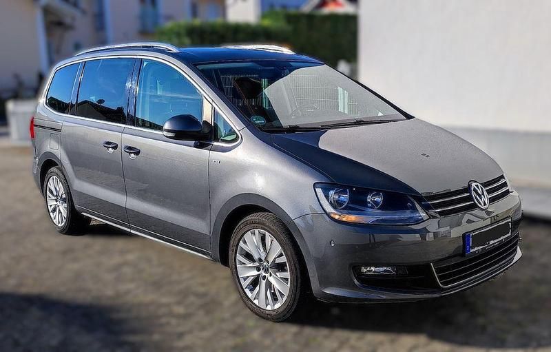 Grau Gebraucht 2013 VW Sharan Life Van / Kleinbus | 12.500 € (Fairer Preis) - Bild 1/4