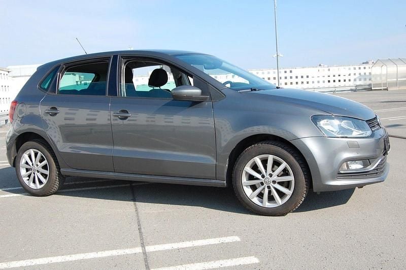 Gebraucht VW Polo 90 PS (66 kW) 2015 Grau Kleinwagen