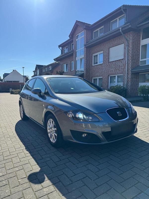 Gebraucht Seat Leon 127 PS (93 kW) 2012 Grau Limousine