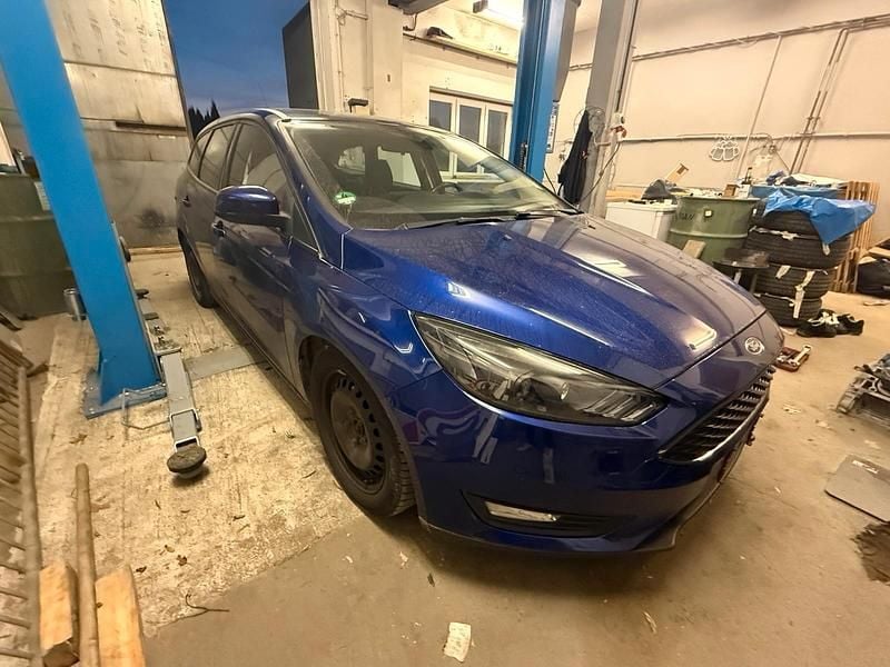 Second-hand Ford Focus 125 CP (91 kW) 2016 Albastru Break