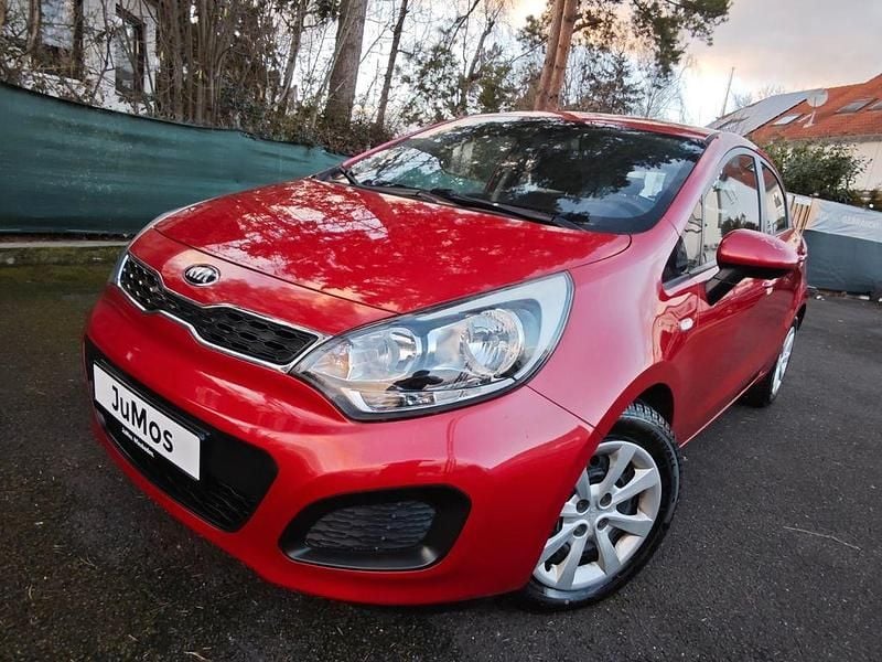 Gebraucht Kia Rio Attract 86 PS (63 kW) 2014 Rot Limousine
