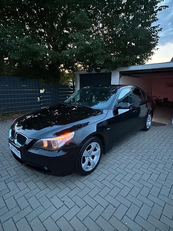 Schwarz Gebraucht 2003 BMW 530 Limousine | 3.500 € (Guter Preis) - Bild 1/4