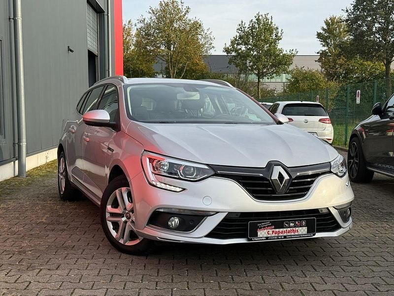 Grau Gebraucht 2020 Renault Mégane IV Limousine | 13.990 € (Fairer Preis) - Bild 1/4