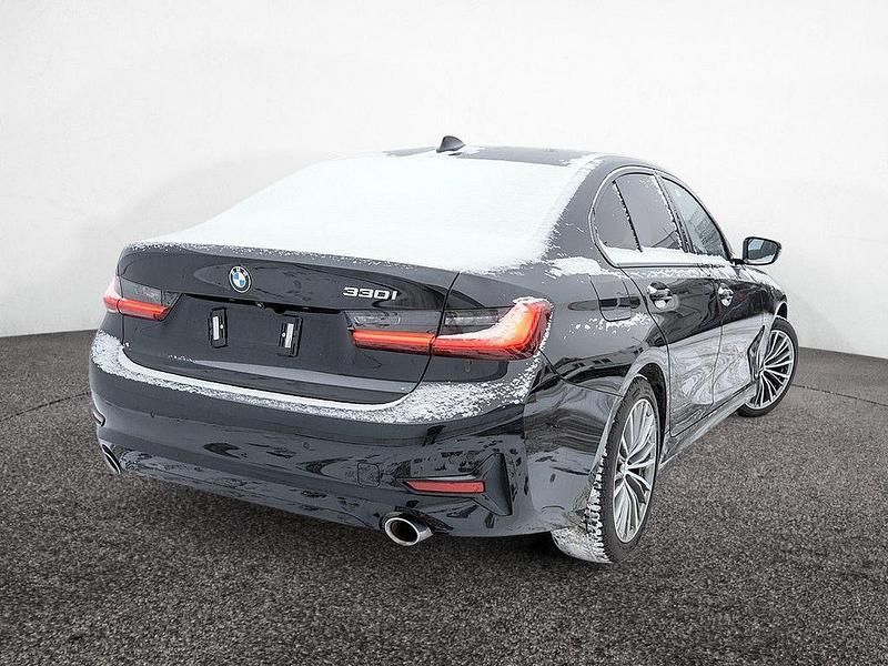 Gebraucht BMW 330 Sport Line 258 PS (189 kW) 2021 Schwarz Limousine
