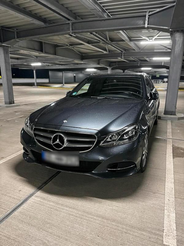 Gebraucht Mercedes E200 2013 Grau Limousine