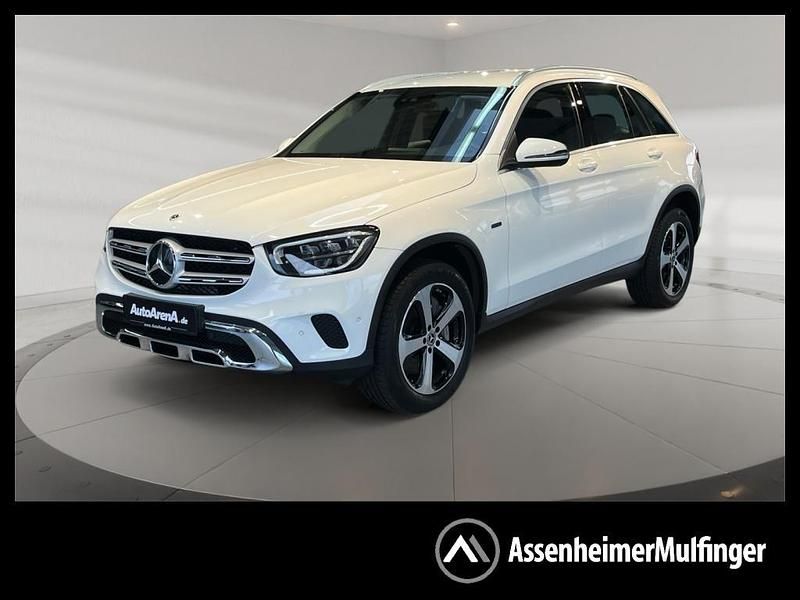 Gebraucht Mercedes GLC300e 211 PS (155 kW) 2021 Weiß SUV