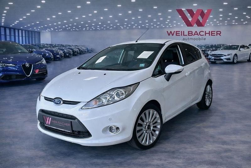 Gebraucht Ford Fiesta Titanium 97 PS (71 kW) 2010 Weiß Kleinwagen