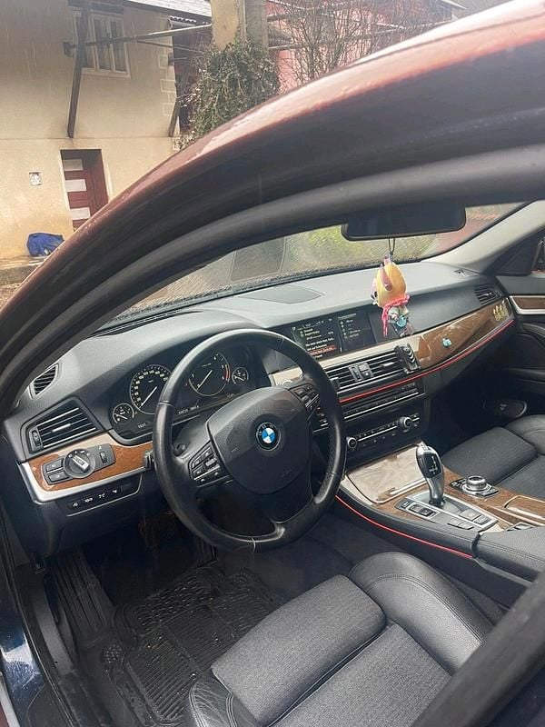 Gebraucht BMW 525 Comfort Edition 218 PS (160 kW) 2013 Violet Limousine