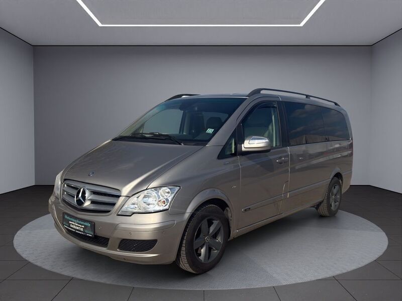 Silber Gebraucht 2011 Mercedes Viano Van / Kleinbus | 14.900 € (Superpreis) - Bild 1/4