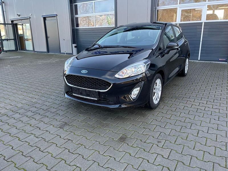 Gebraucht Ford Fiesta Cool & Connect 86 PS (63 kW) 2018 Schwarz Limousine