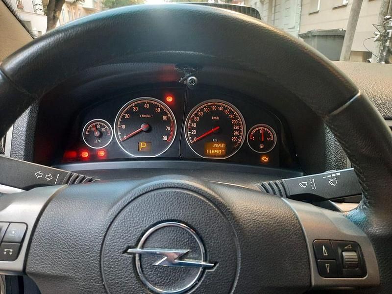Silber Gebraucht 2005 Opel Vectra Edition Limousine | 5.300 € - Bild 1/4