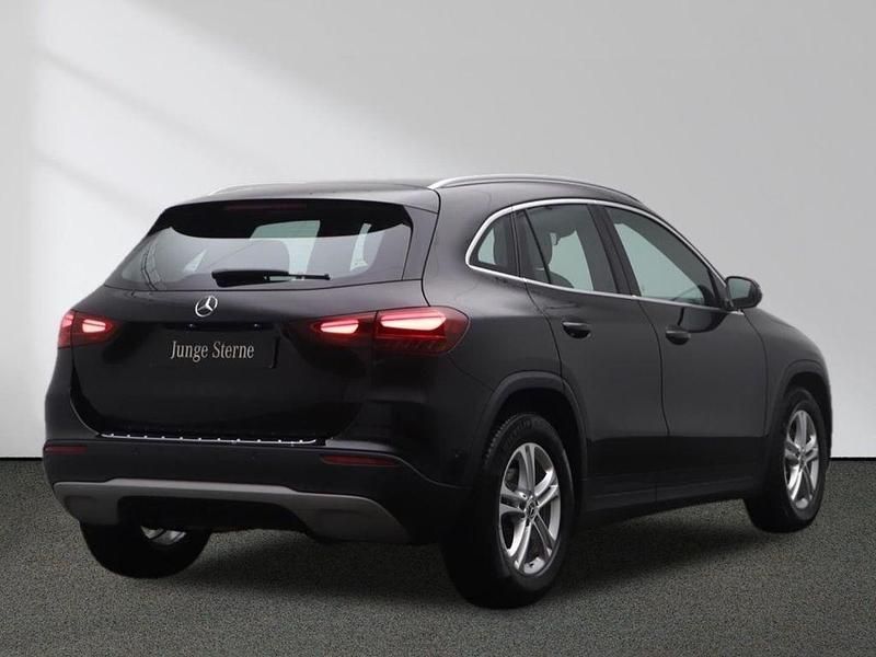 Gebraucht Mercedes GLA200 Advanced 163 PS (119 kW) 2023 Schwarz SUV