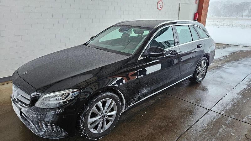 Schwarz Gebraucht 2019 Mercedes C220 Avantgarde Kombi | 19.750 € (Guter Preis) - Bild 1/4