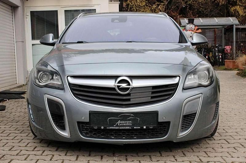 Gebraucht Opel Insignia OPC 325 PS (239 kW) 2014 Silbersee/silver lake Kombi