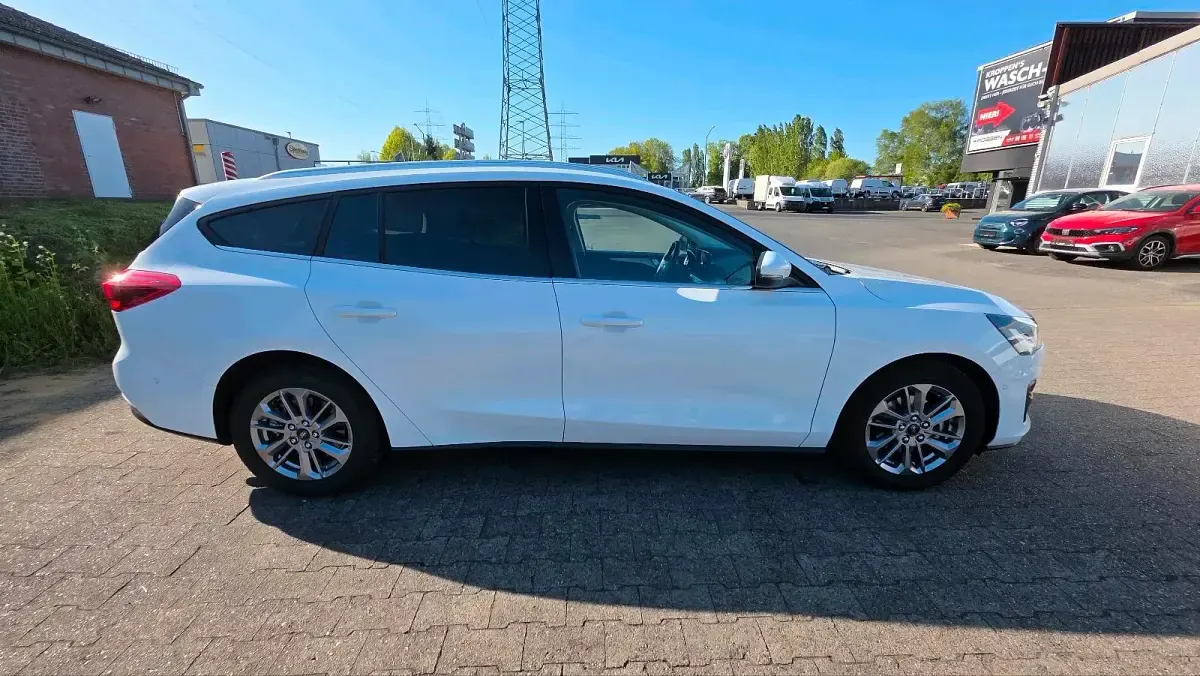 Gebraucht Ford Focus 116 PS (85 kW) 2023 Weiß Kombi