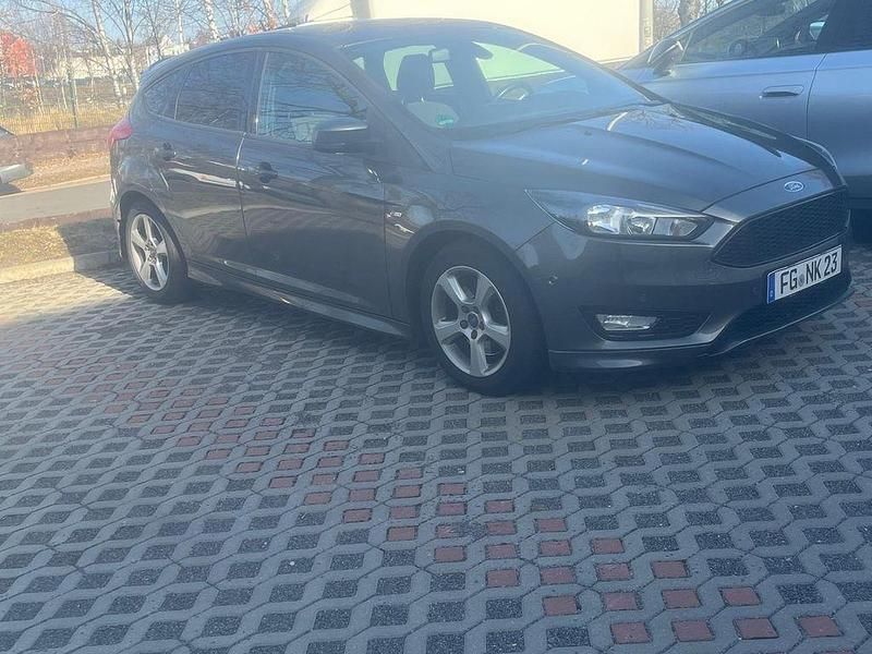 Gebraucht Ford Focus ST-Line 150 PS (110 kW) 2016 Grau Limousine