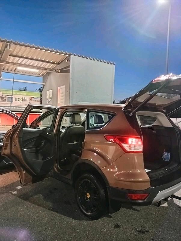 Gebraucht Ford Kuga 164 PS (120 kW) 2013 SUV