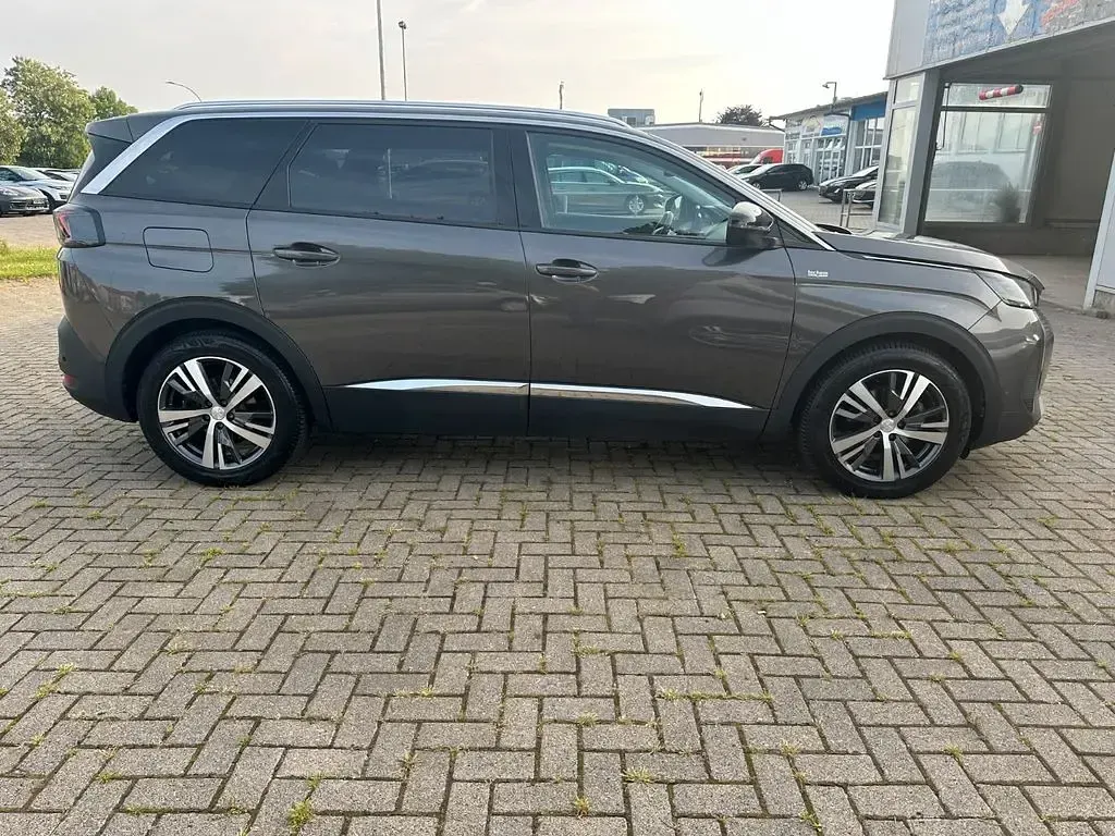 Gebraucht Peugeot 5008 Allure 177 PS (130 kW) 2022 Braun Van / Kleinbus