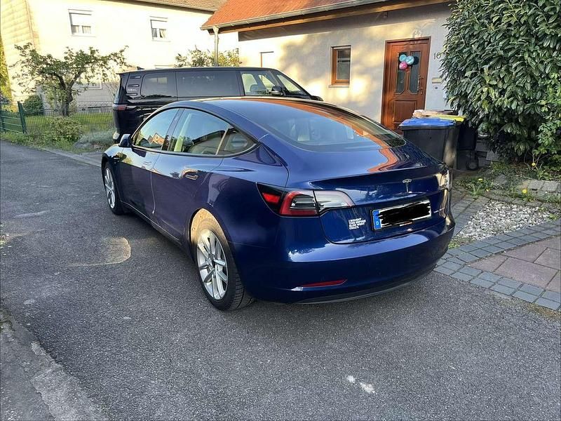 Second-hand Tesla Model 3 258 kW (351 CP) 2022 Albastru Berlinǎ
