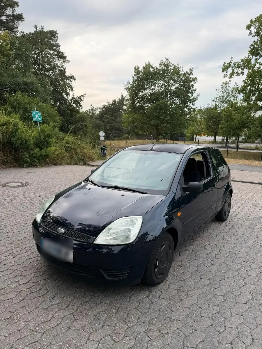Gebraucht Ford Fiesta 60 PS (44 kW) 2005 Blau Kleinwagen