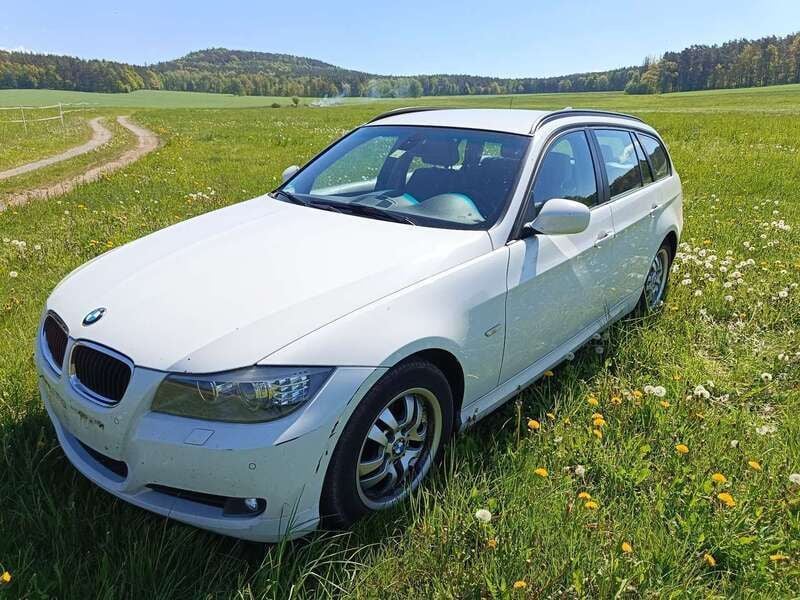 Alpinweiss iii Gebraucht 2010 BMW 318 Kombi | 1.900 € (Superpreis) - Bild 1/4