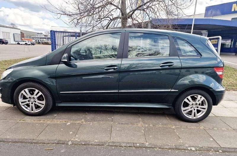 Gebraucht Mercedes B200 140 PS (102 kW) 2011 Van / Kleinbus