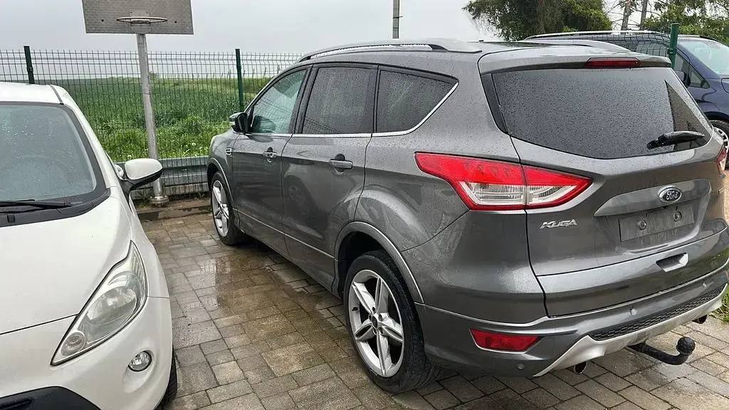 Gebraucht Ford Kuga Individual 150 PS (110 kW) 2014 Grau SUV