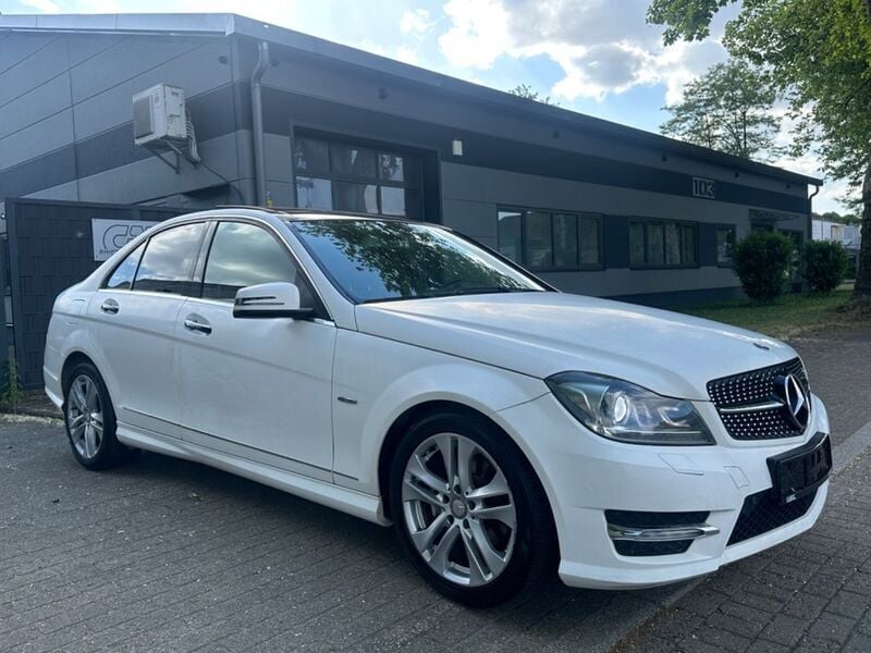 Silber Gebraucht 2012 Mercedes C200 Avantgarde Limousine | 11.700 € (Fairer Preis) - Bild 1/4
