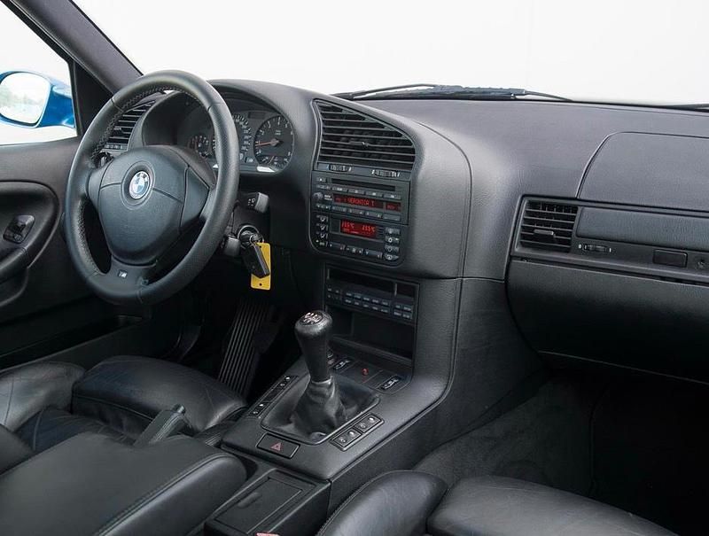 Second-hand BMW M3 321 CP (236 kW) 1996 Albastru Berlinǎ