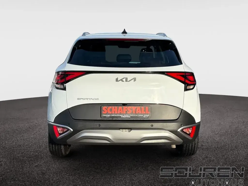 Gebraucht Kia Sportage Comfort 160 PS (117 kW) 2024 Weiss (casa white) SUV