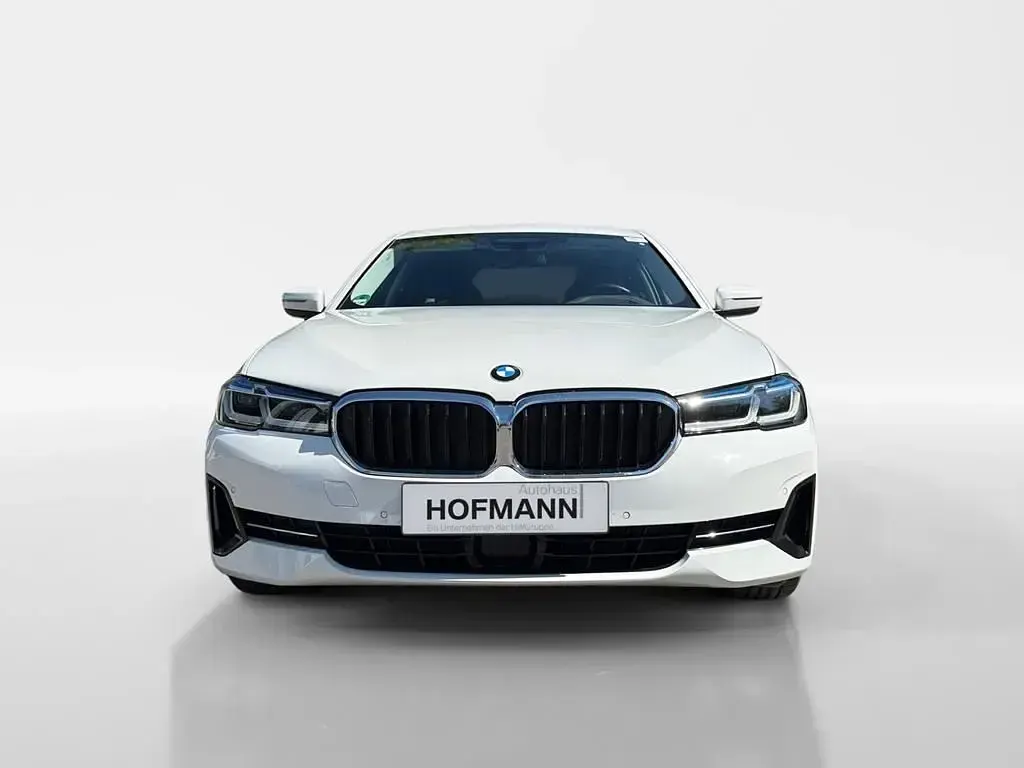Gebraucht BMW 530 Sport Line 286 PS (210 kW) 2023 Alpinweiß uni Limousine