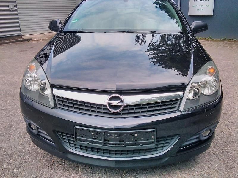 Schwarz Gebraucht 2009 Opel Astra GTC Coupé | 3.799 € (Etwas zu teuer) - Bild 1/4