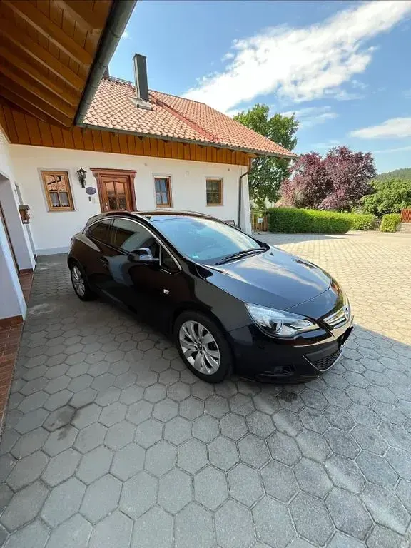 Gebraucht Opel Astra GTC 120 PS (88 kW) 2015 Schwarz Limousine