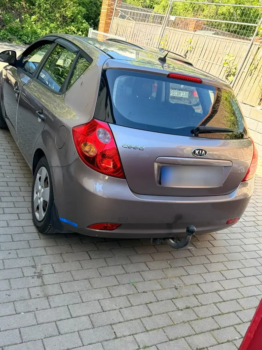 Usata Kia Ceed 109 CV (80 kW) 2009 Oro Utilitaria