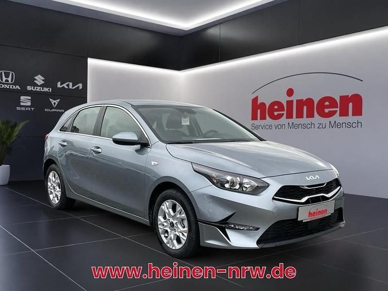 Andere farbe Neu 2025 Kia Ceed Vision Kleinwagen | 22.980 € (Fairer Preis) - Bild 1/4