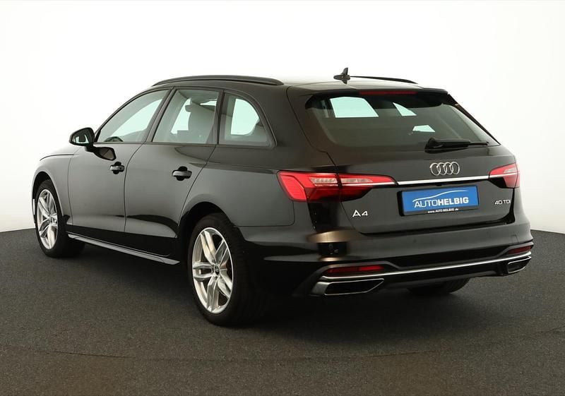 Używany Audi A4 Advanced 204 KM (150 kW) 2023 Czarny Kombi