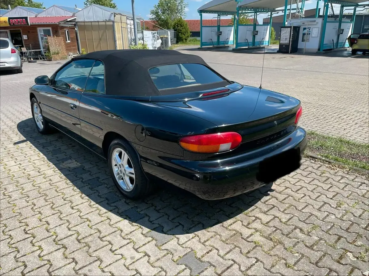 Second-hand Chrysler Stratus 163 CP (119 kW) 1996 Negru Cabrio