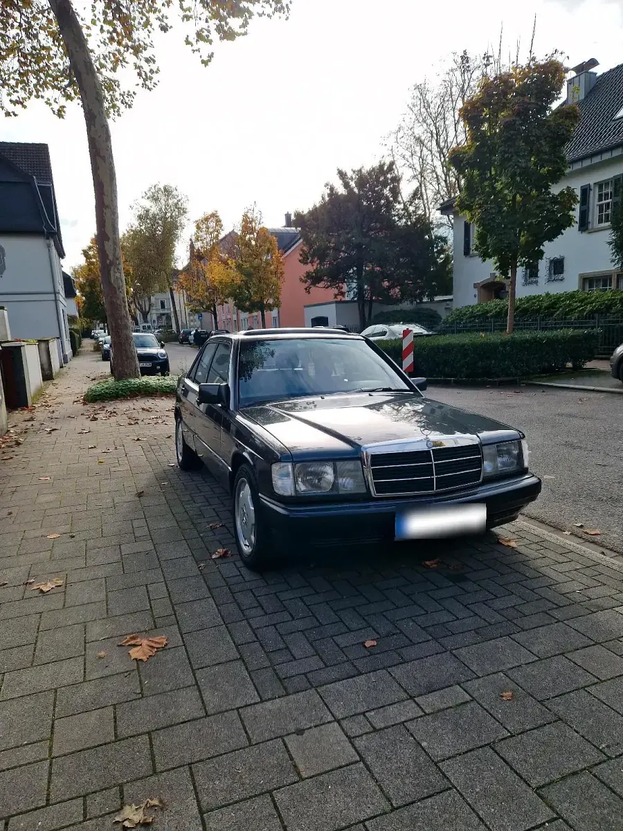 Gebraucht Mercedes 190 122 PS (89 kW) 1989 Schwarz Limousine